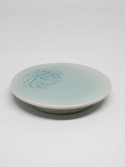 Floating carving fish dish