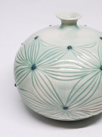 Round carved vase - Celadon